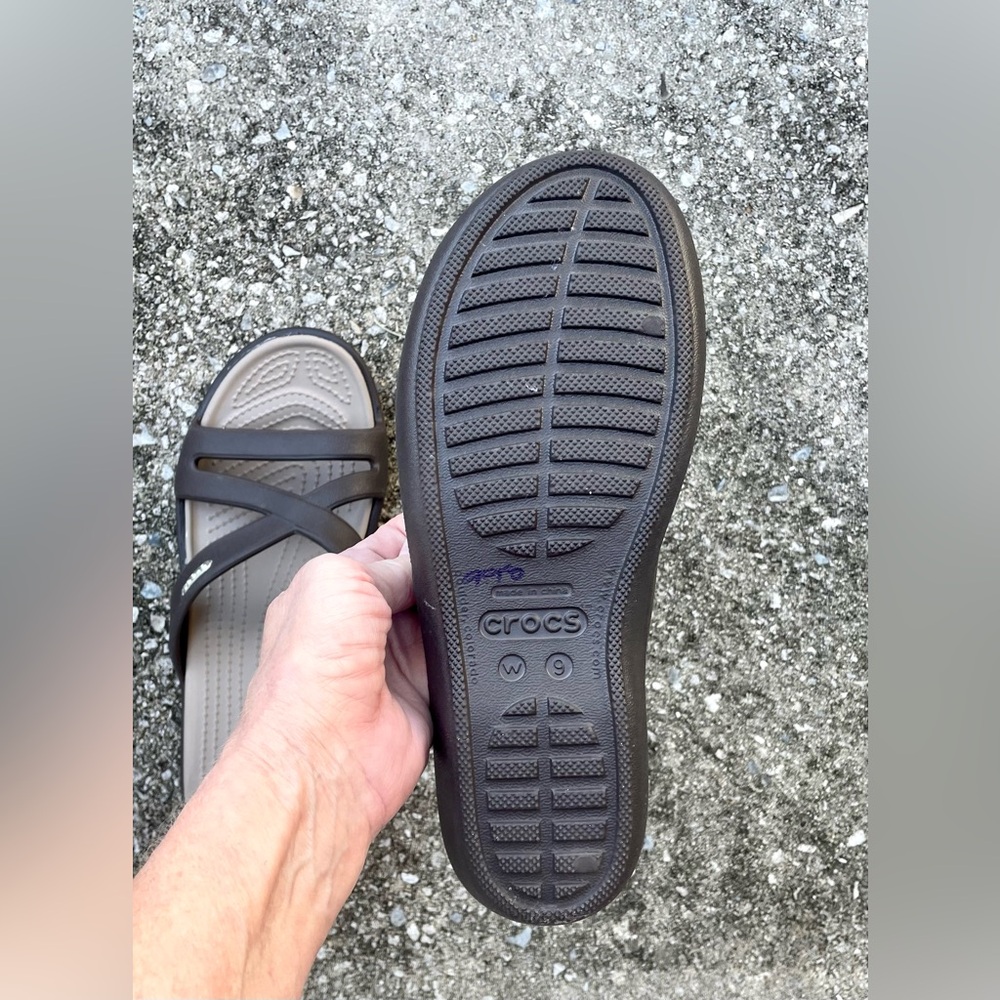 *EUC* CROCS Patricia II Wedge Sandals - Womens Sz 9 - Brown - Strappy - Slip On - Picture 7 of 7